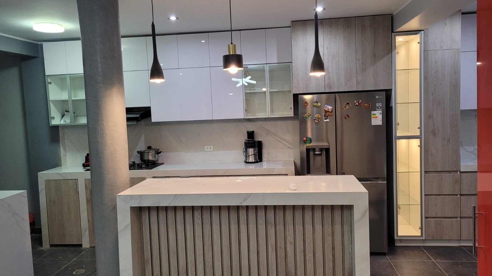 Cocina con isla – proyecto instalado